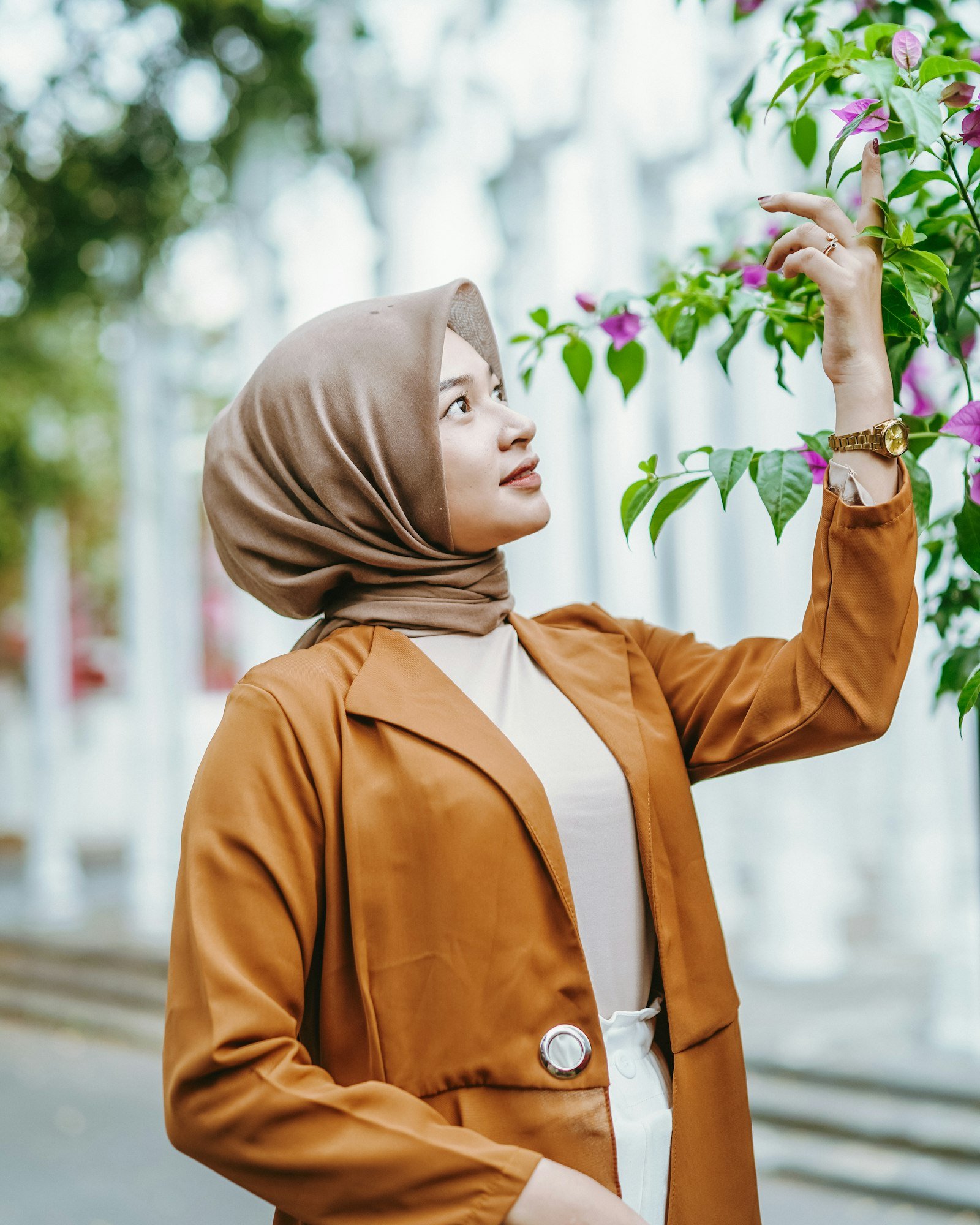 Modern City Life and Marriage: What Young Women Want Families to Know